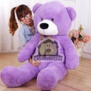 Urso de Pelucia Gigante Lilás 1,4 Metros ou 140cm de altura ideal para dar de presente a quem você ama!